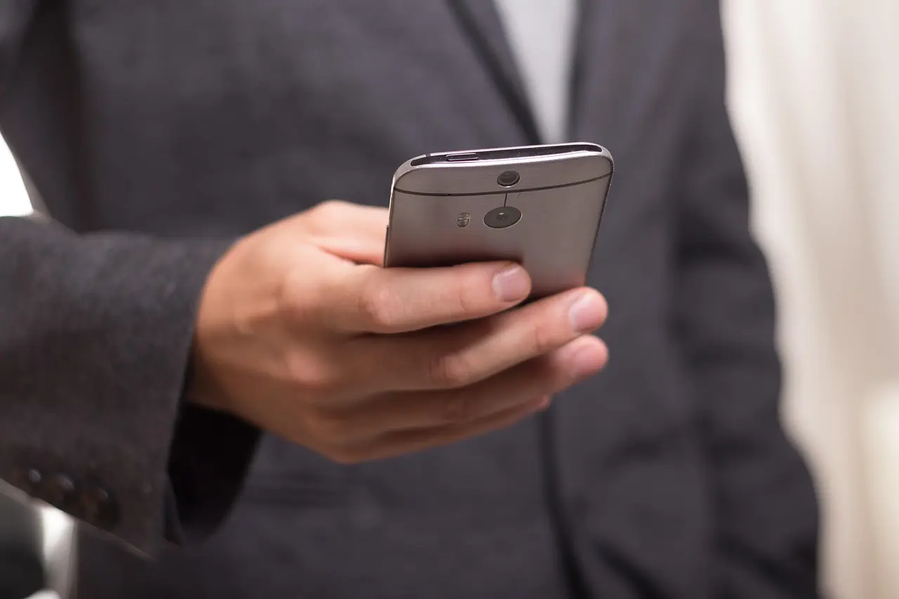 Telefonnummer 27 79 15 29: Hvem ringer?